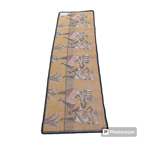 2'x8' African Design Safari runner carpet (wall hanging) - Picture 4 of 5